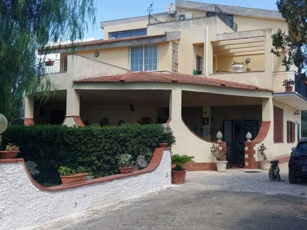 casa indipendente in vendita a Siracusa in zona Arenella