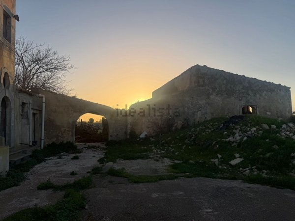 casale in vendita a Siracusa in zona Isola / Plemmirio