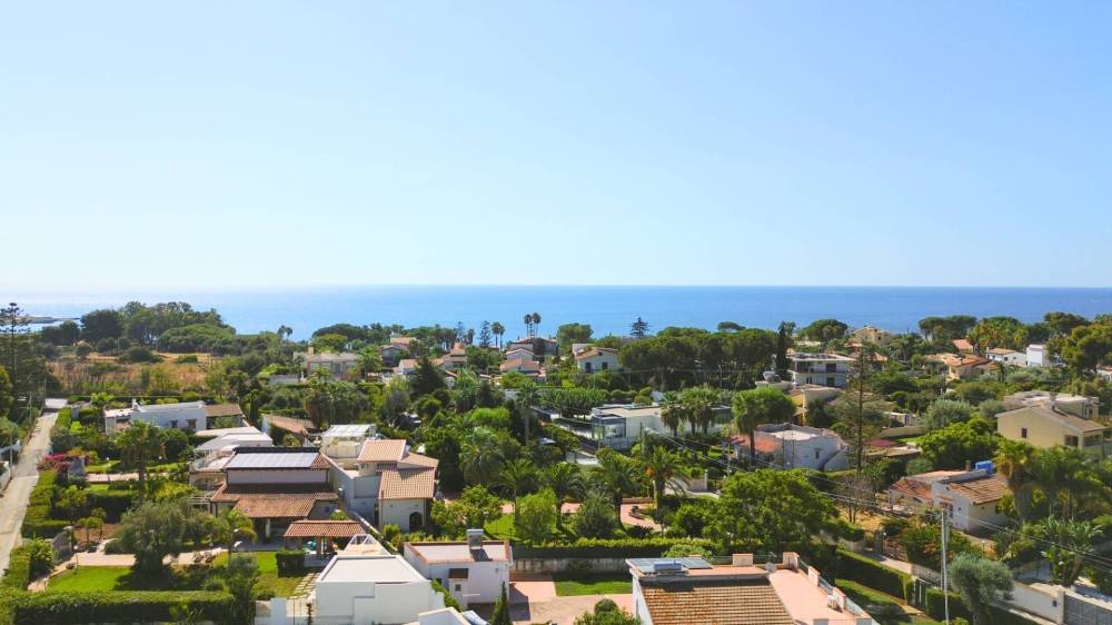 casa indipendente in vendita a Siracusa in zona Fontane Bianche