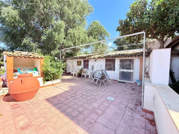 casa indipendente in vendita a Siracusa in zona Arenella