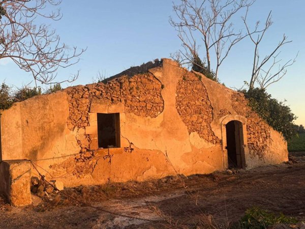 casa indipendente in vendita a Siracusa in zona Fontane Bianche