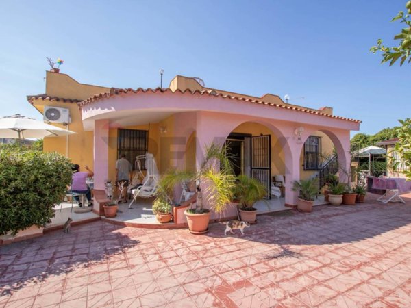 casa indipendente in vendita a Siracusa in zona Arenella