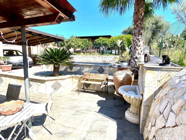 casa indipendente in vendita a Siracusa in zona Belvedere