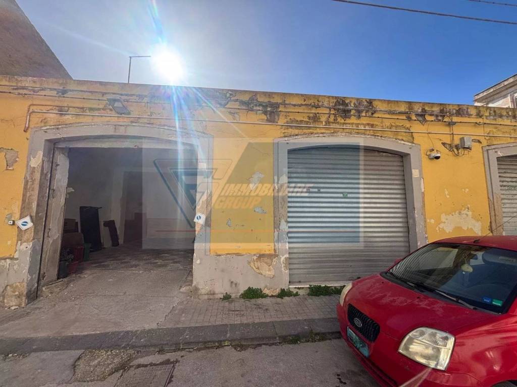 negozio in vendita a Siracusa in zona Centro Città