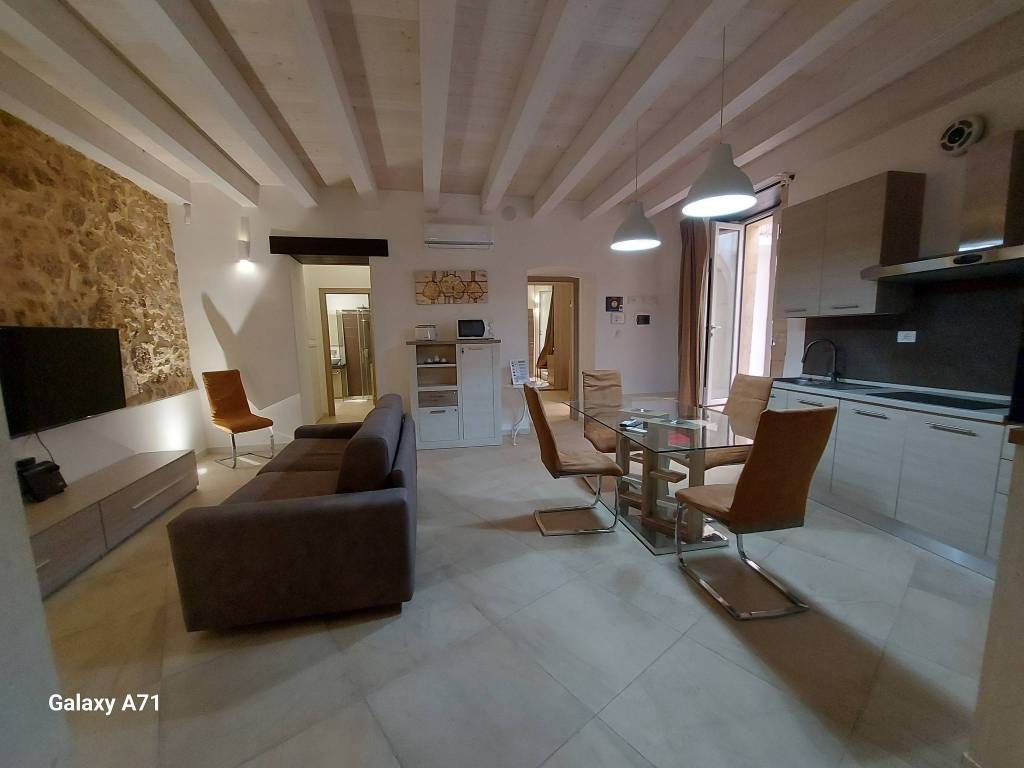 casa indipendente in vendita a Siracusa in zona Isola Ortigia