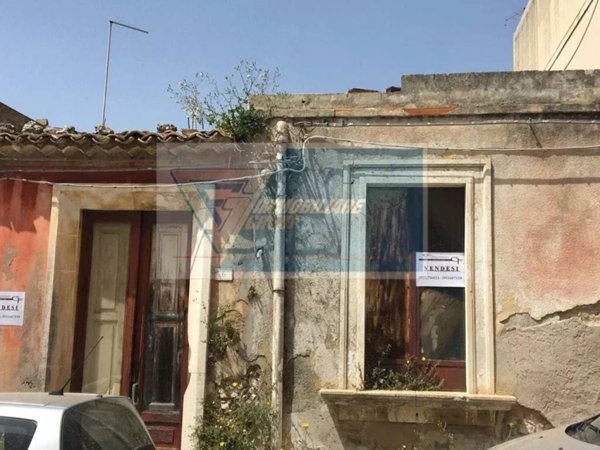 casa indipendente in vendita a Siracusa in zona Borgata