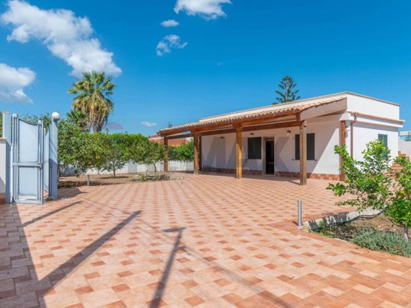 casa indipendente in vendita a Siracusa in zona Arenella