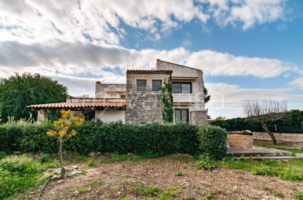casa indipendente in vendita a Siracusa in zona Belvedere