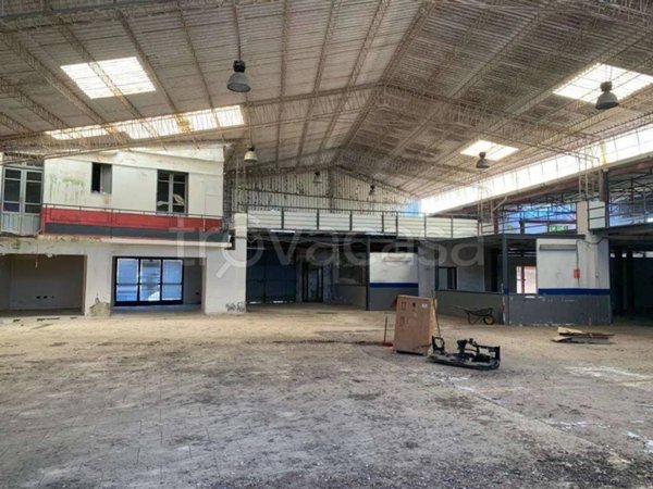 capannone in vendita a Siracusa in zona Isola Ortigia