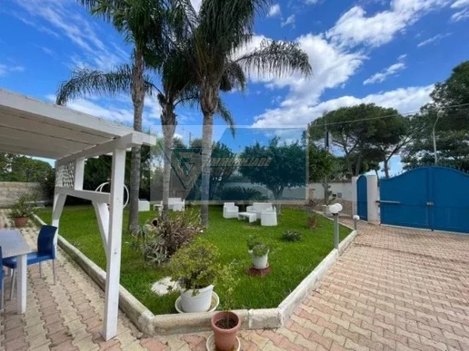 casa indipendente in vendita a Siracusa in zona Arenella