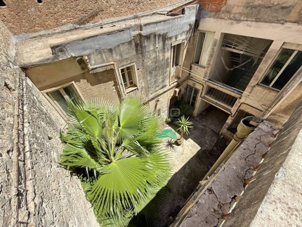 intera palazzina in vendita a Siracusa in zona Isola Ortigia