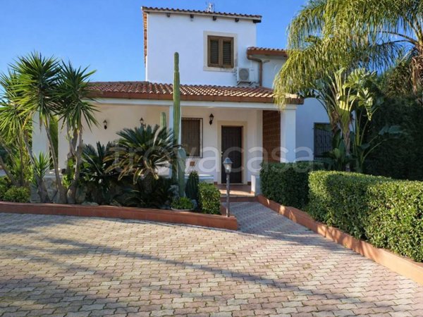 casa indipendente in vendita a Siracusa in zona Fontane Bianche