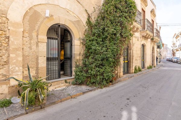 casa indipendente in vendita a Siracusa in zona Isola / Plemmirio