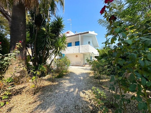 casa indipendente in vendita a Siracusa in zona Fontane Bianche