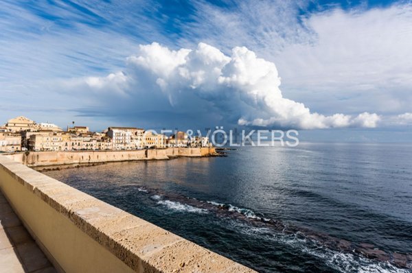 appartamento in vendita a Siracusa in zona Isola Ortigia