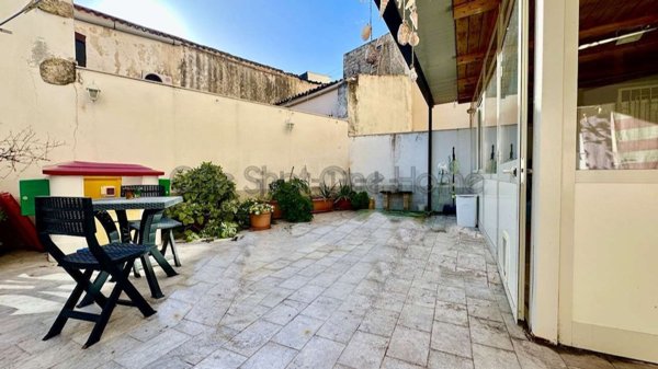 appartamento in vendita a Siracusa in zona Borgata