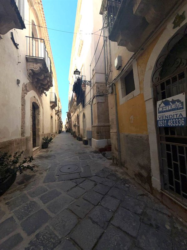 appartamento in vendita a Siracusa in zona Isola Ortigia