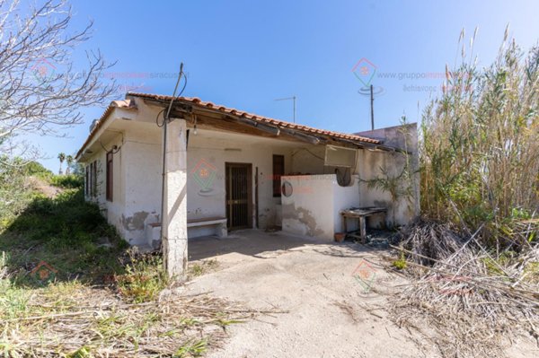 casa indipendente in vendita a Siracusa in zona Ognina