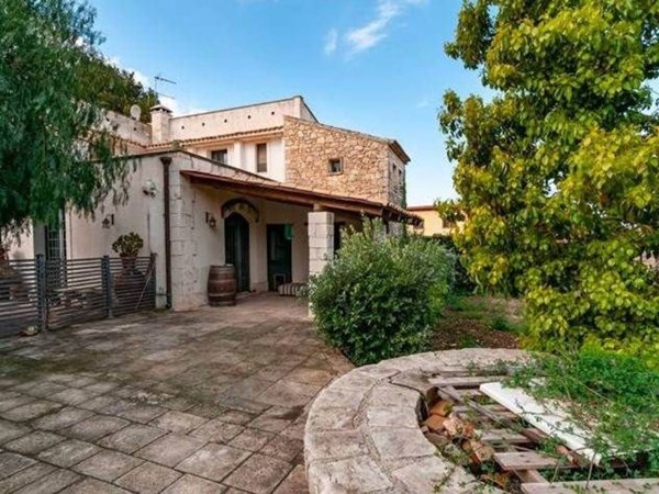 casa indipendente in vendita a Siracusa in zona Belvedere
