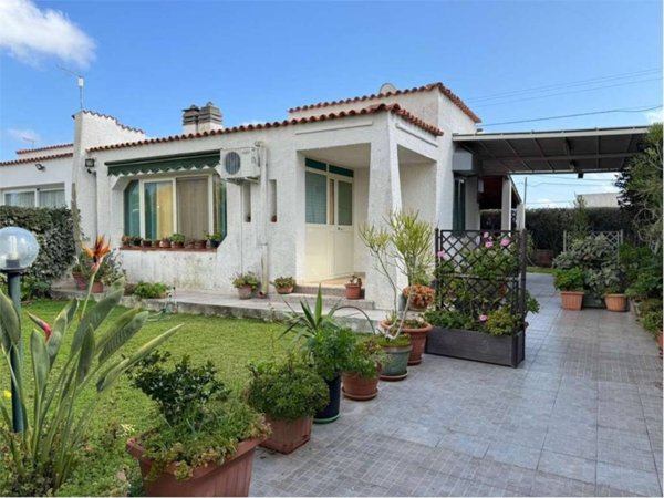 casa indipendente in vendita a Siracusa in zona Fontane Bianche