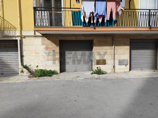 locale di sgombero in vendita a Siracusa in zona Grottasanta