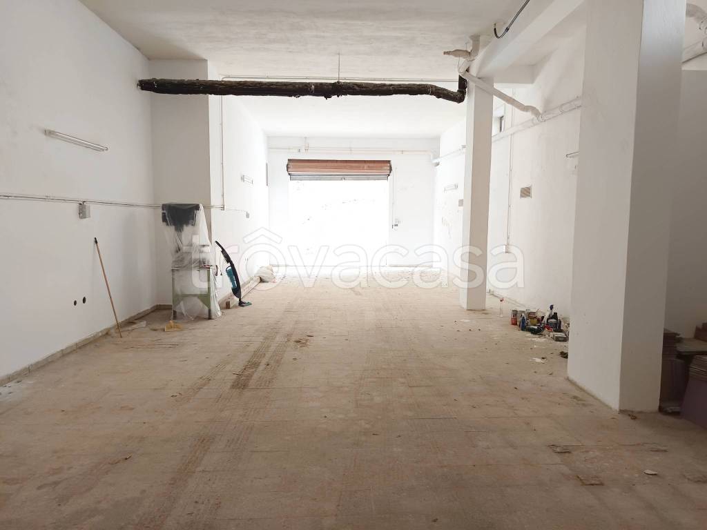 locale di sgombero in vendita a Siracusa in zona Epipoli