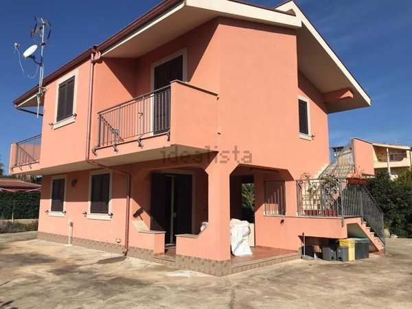 casa indipendente in vendita a Siracusa in zona Arenella