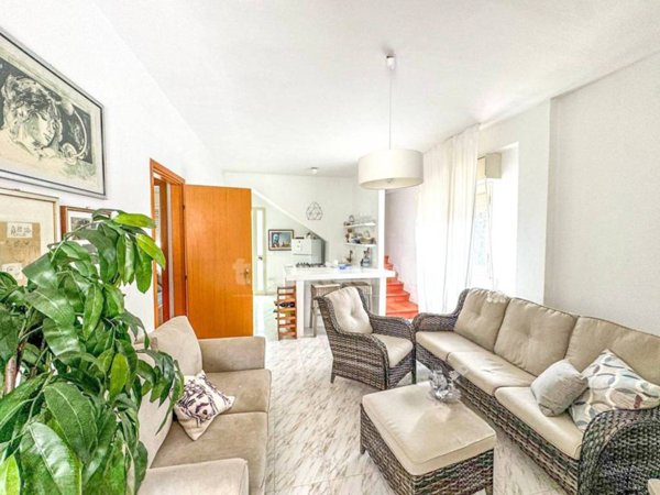 casa indipendente in vendita a Siracusa in zona Arenella