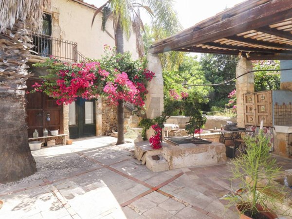 casa indipendente in vendita a Siracusa in zona Isola / Plemmirio