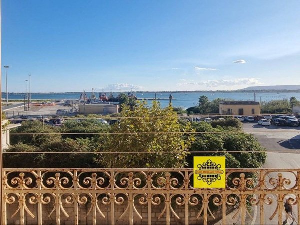 appartamento in vendita a Siracusa in zona Borgata