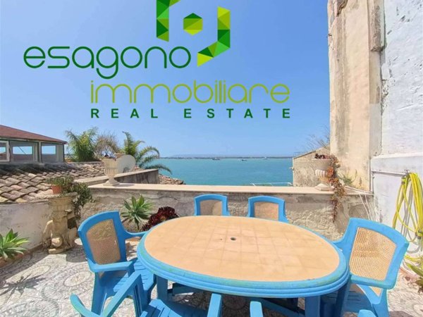 appartamento in vendita a Siracusa in zona Isola Ortigia