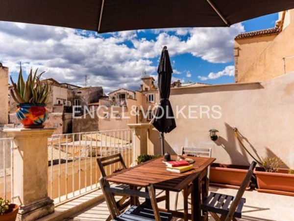 casa indipendente in vendita a Siracusa in zona Isola Ortigia