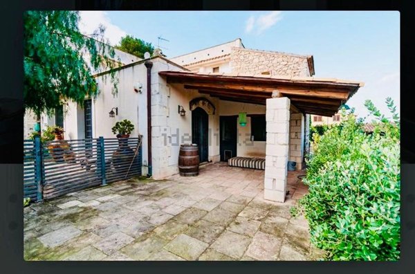 casa indipendente in vendita a Siracusa in zona Centro Città