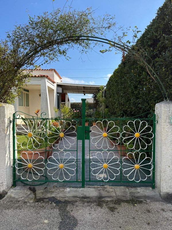 quadrivano in vendita a Siracusa in zona Fontane Bianche