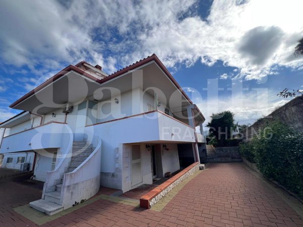 casa indipendente in vendita a Siracusa in zona Isola / Plemmirio