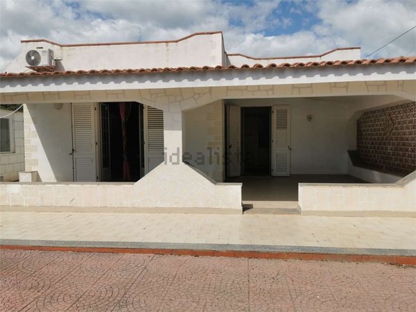 casa indipendente in vendita a Siracusa in zona Fontane Bianche