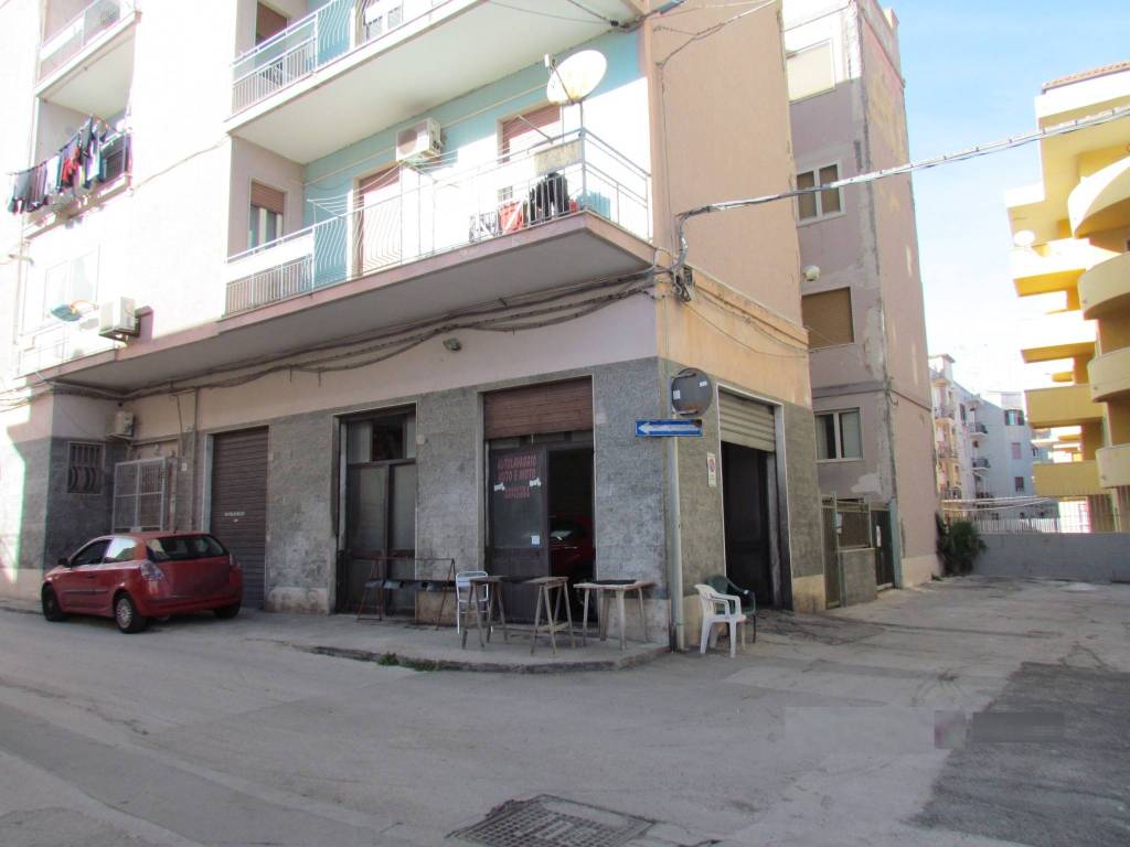 negozio in vendita a Siracusa in zona Grottasanta