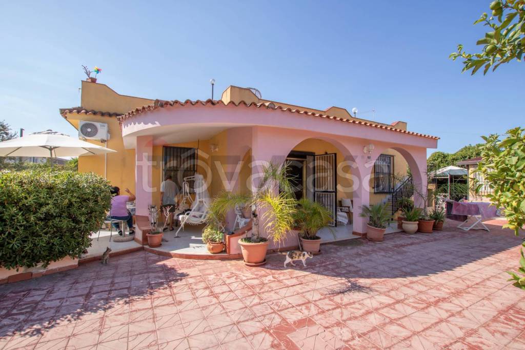 casa indipendente in vendita a Siracusa in zona Arenella