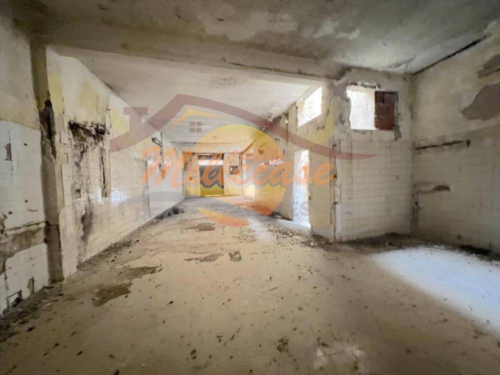 locale commerciale in vendita a Siracusa in zona Borgata