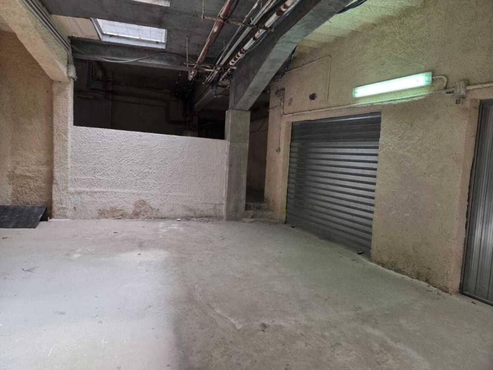 locale di sgombero in vendita a Siracusa