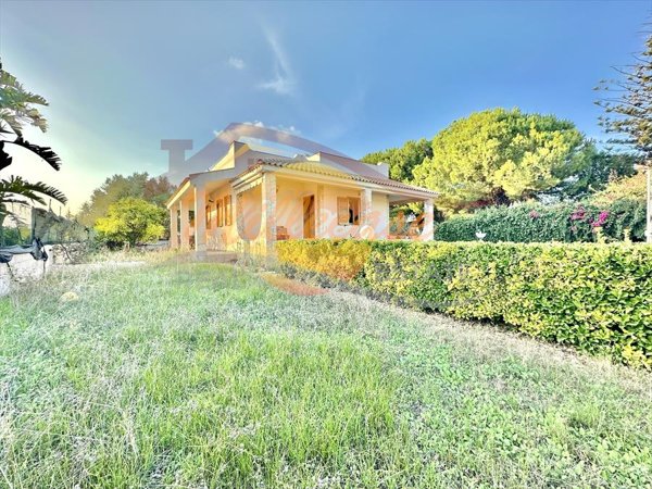 casa indipendente in vendita a Siracusa in zona Arenella