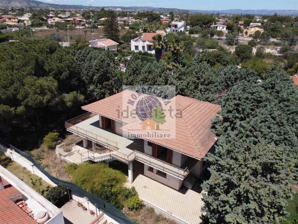 casa indipendente in vendita a Siracusa in zona Fontane Bianche