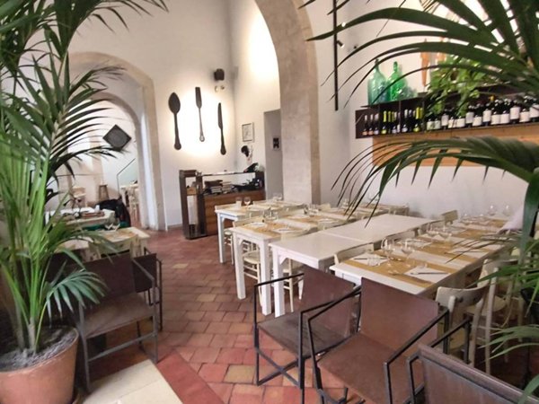 locale commerciale in vendita a Siracusa in zona Isola Ortigia