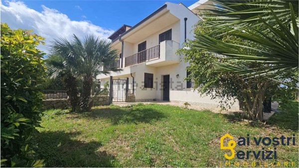 casa indipendente in vendita a Siracusa in zona Isola / Plemmirio