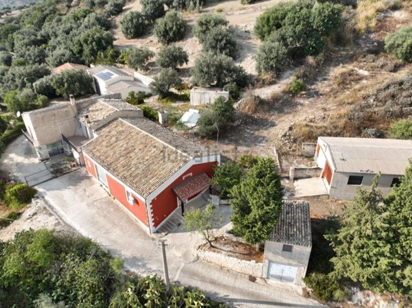 casa indipendente in vendita a Siracusa in zona Borgata