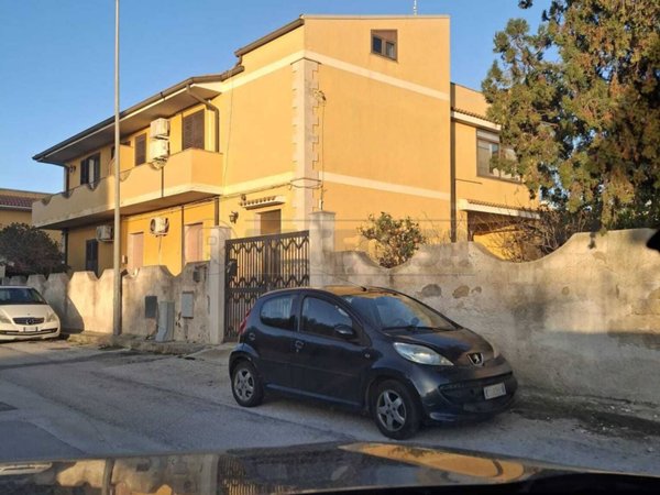 casa indipendente in vendita a Siracusa in zona Belvedere