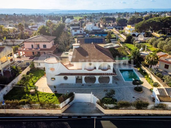 casa indipendente in vendita a Siracusa in zona Arenella