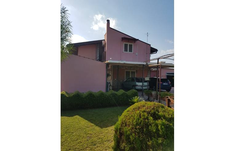 casa indipendente in vendita a Siracusa in zona Belvedere