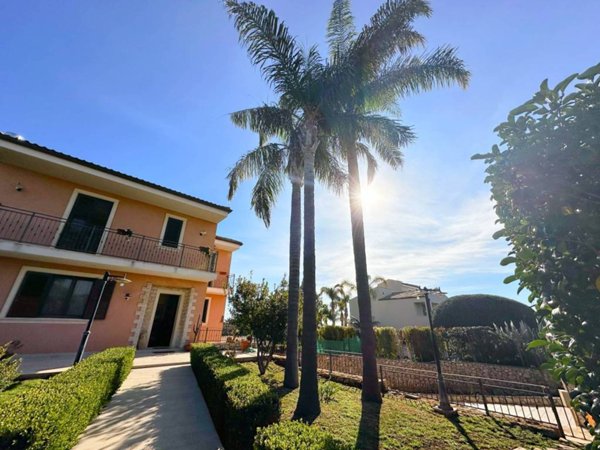 casa indipendente in vendita a Siracusa in zona Belvedere