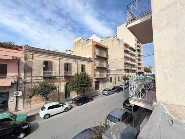 negozio in vendita a Siracusa in zona Centro Città